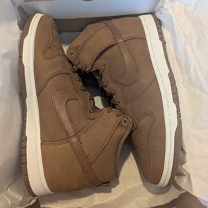 Brown Men's High-Top Sneakers - Classic Casual